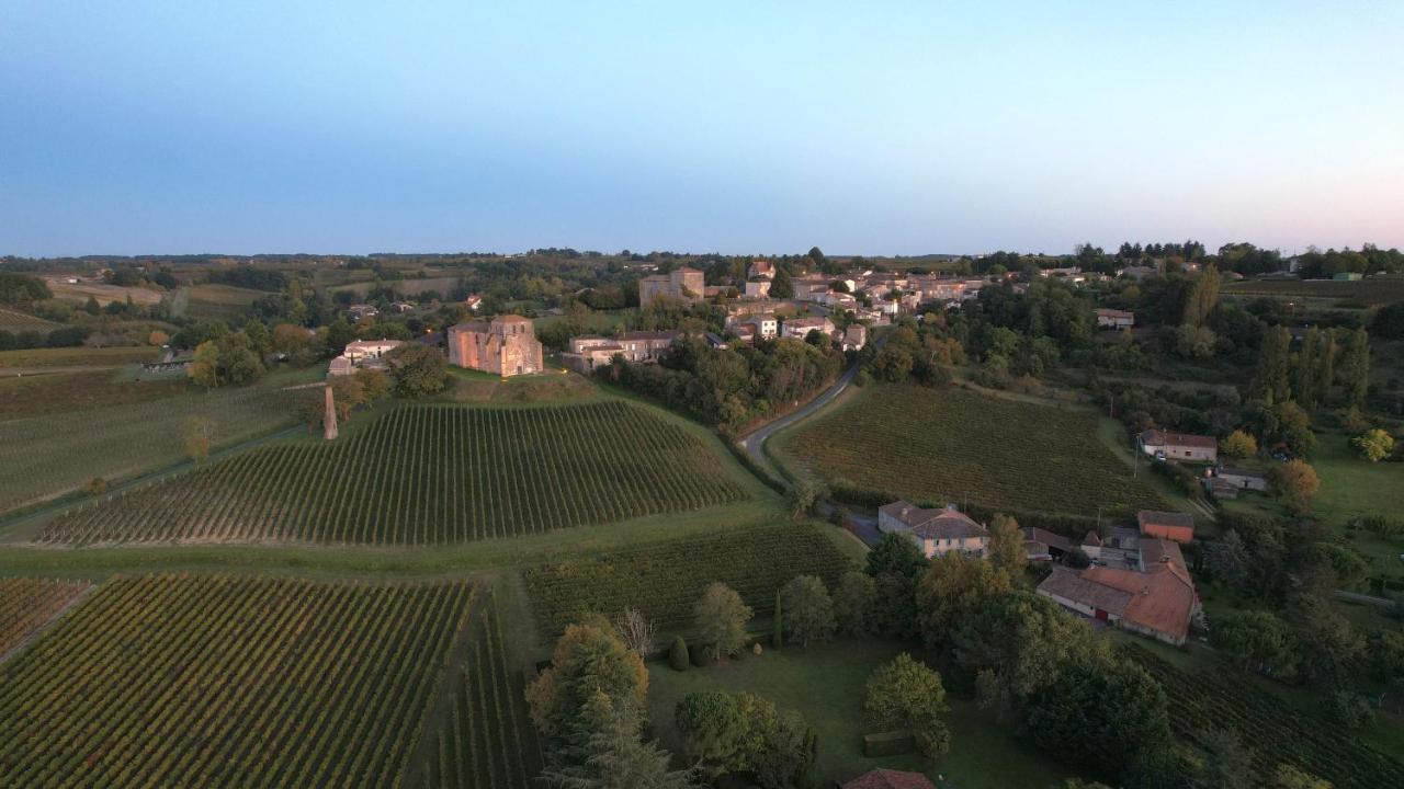 Romantic Gite Nr St Emilion With Private Pool And Views To Die For Pujols  Dış mekan fotoğraf